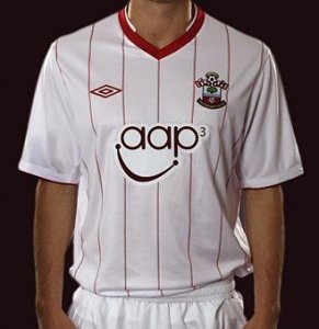 southampton-1213-away.jpg