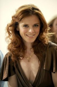 15extwoman1_312W.JPG.gallery.jpg