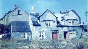 Hollinsend-Old Cottages-15th centuary-Nos122-124 Hollinsend Rd-Croft Rd running up on right.jpg