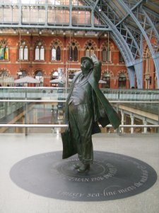 BetjemanStatue.JPG