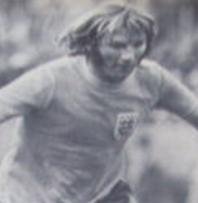 Tony Currie - England - Goal Magazine 1973.jpg