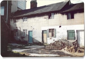 Oct 83 Rear London Road.jpg