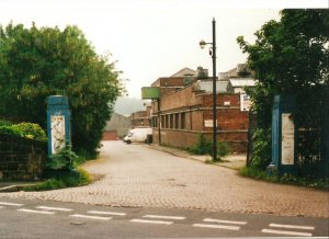 S and E Archer Rd June 1990.jpg