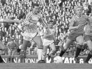 huddersfield-town-s-craig-maskell-on-the-attack-against-sheffield-united-741295122.jpg