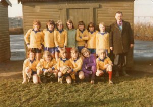 Cutlers Arms U13s 1975.jpg