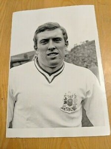 Original-Vintage-1960s-Mick-JONES-SHEFFIELD-UNITED-FC.jpg