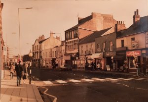 West St towards town. Nov 1986.jpg