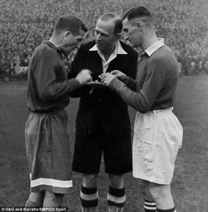 1945 Chelsea V Moscow Dynamo-5.jpg