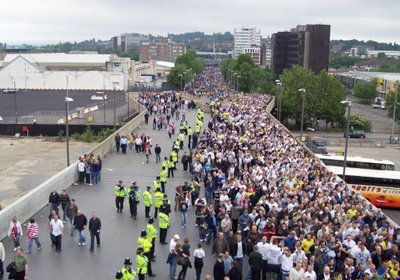 leeds-fans-wembley.jpg