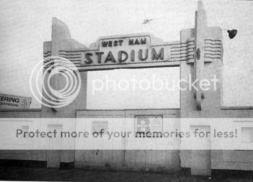 Staduim20main20gate.jpg