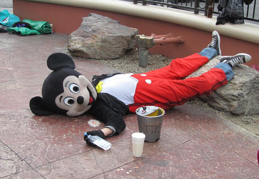 3232_drunk_mickey.jpg