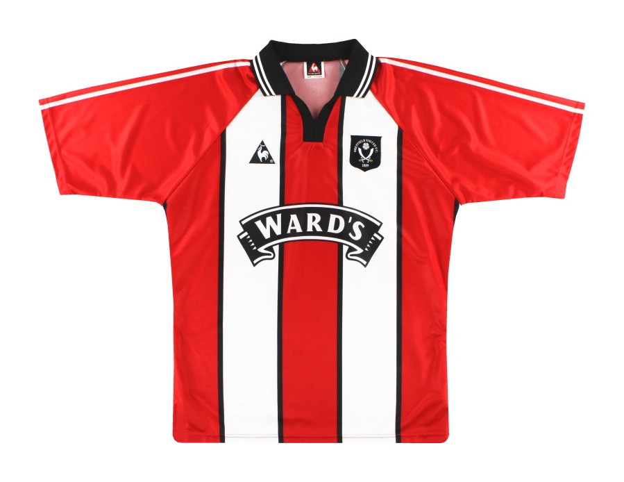 www.footballkitarchive.com