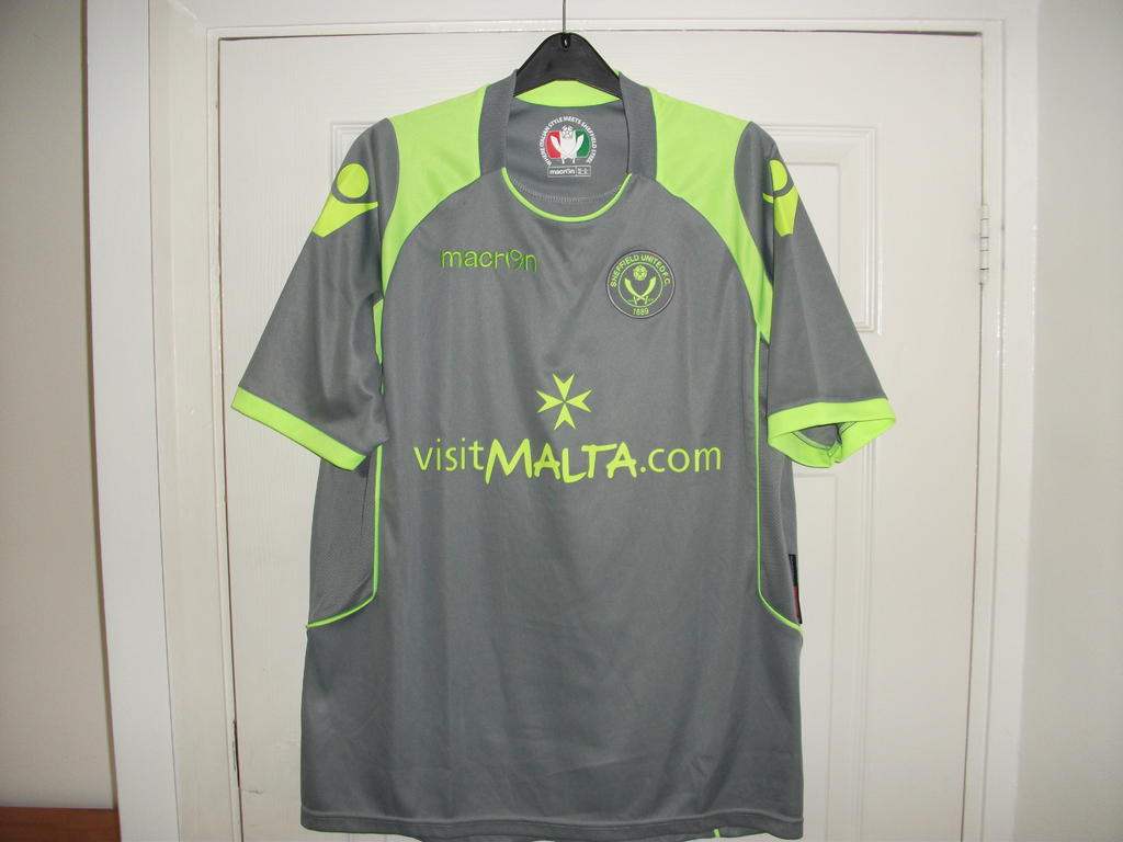 extra_football_shirt_7669_1.jpg