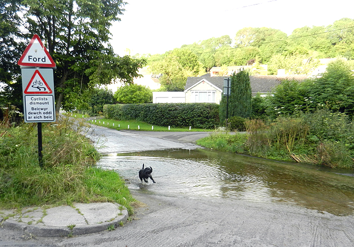 llancarfan-village-ford.jpg