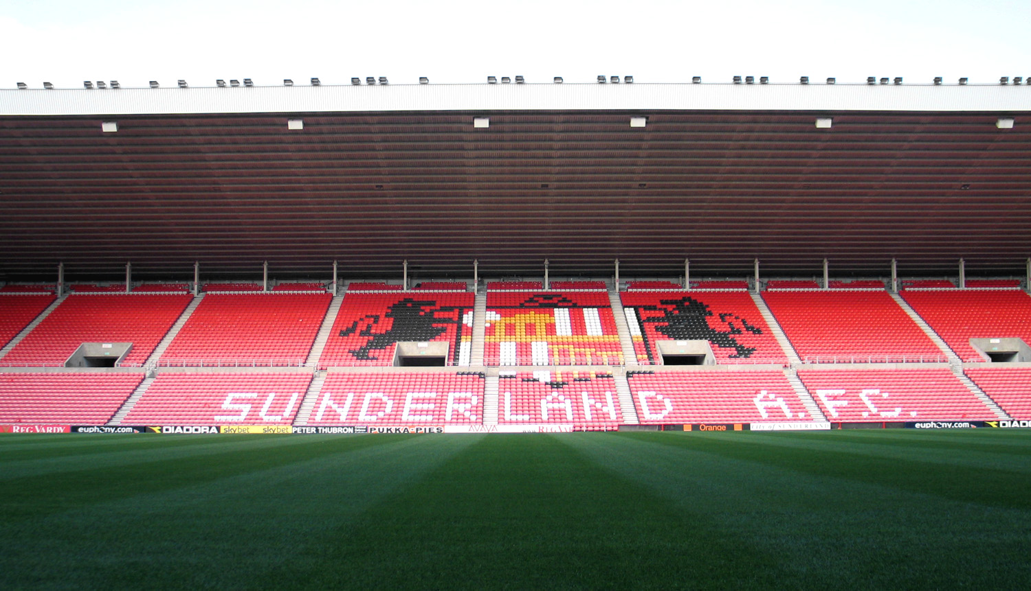 Stadium_of_Light_sunderland_crest.jpg