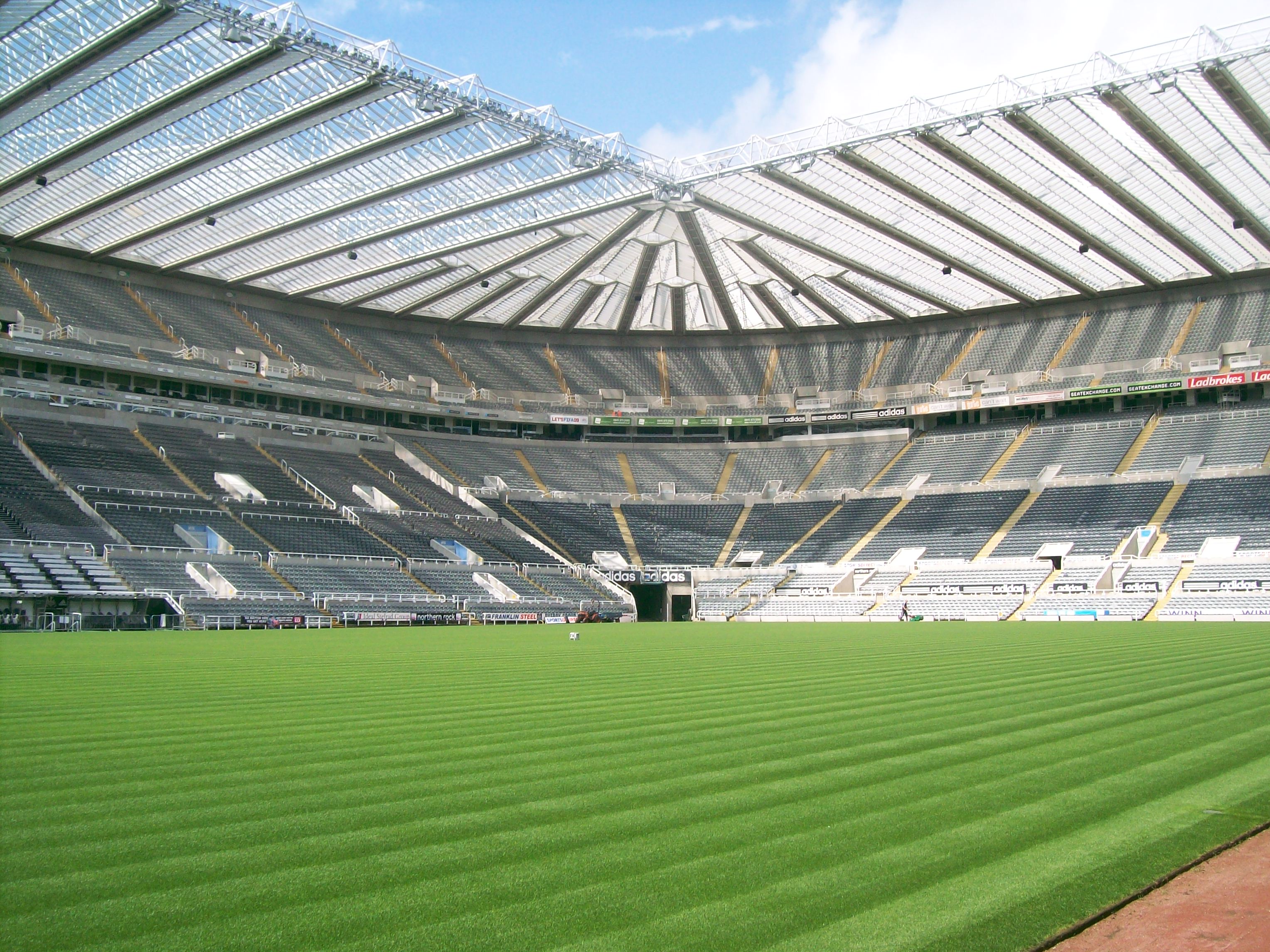 St_James_Park.jpg