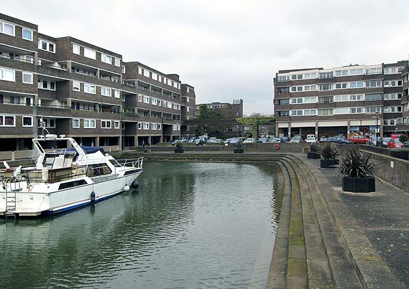 brentford%283..2014%29dock2.jpg