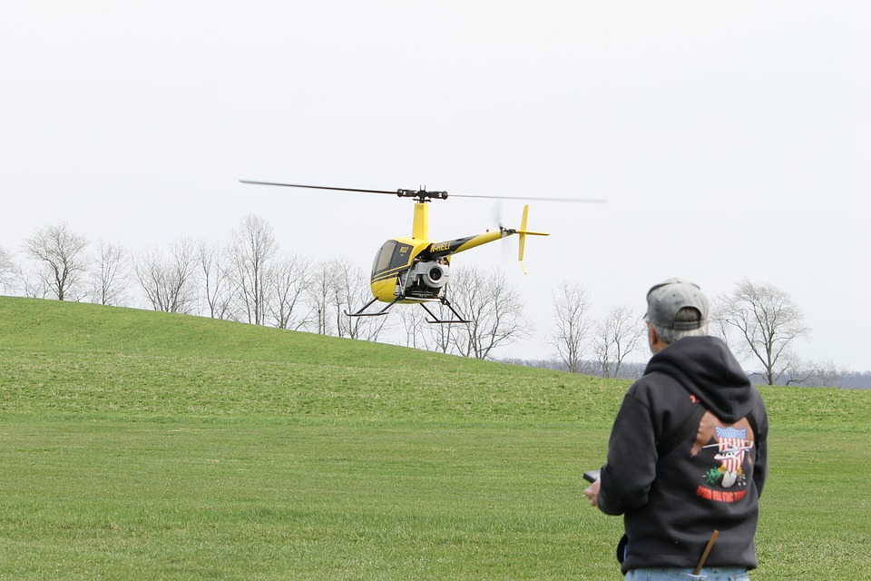 helicopter-954757_960_720.jpg