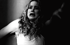 jennifer-lawrence-gifs-scared.gif