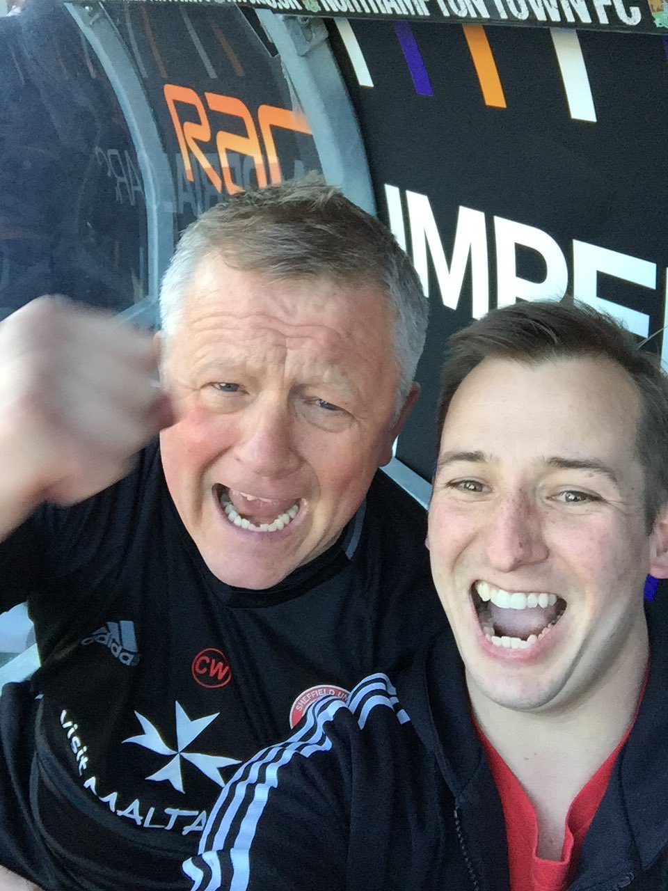 C858GV5XkAEHVjo.jpg:large