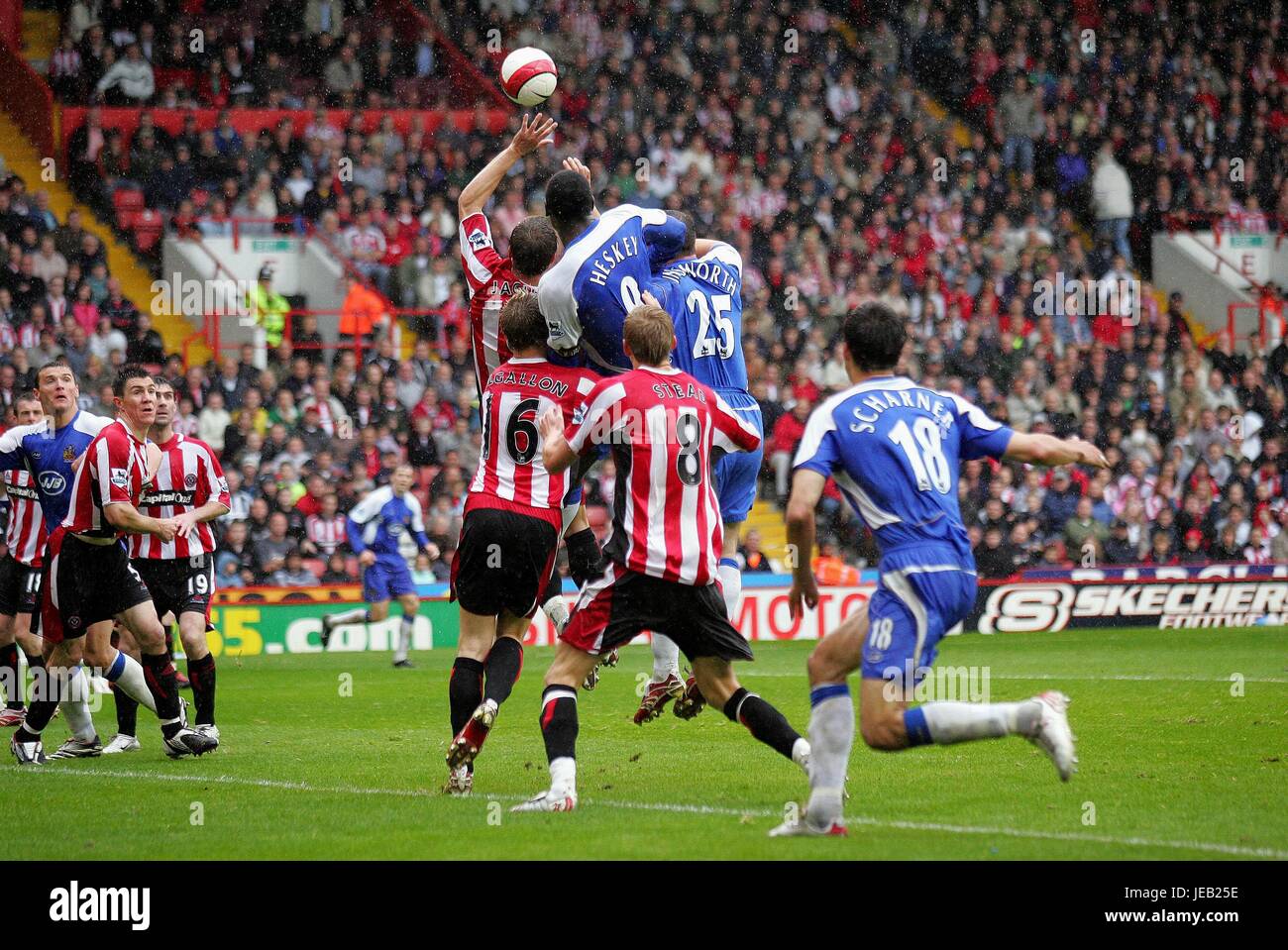 phil-jagielka-hand-ball-sheffield-utd-v-wigan-athletic-bramall-lane-JEB25E.jpg