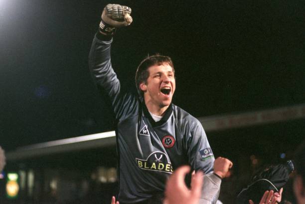 sheffield-uniteds-goalkeeper-simon-tracey-celebrates-taking-his-team-picture-id650835460