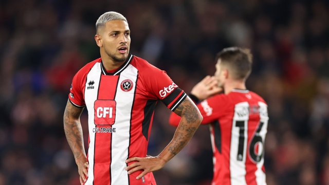 SHEFFIELD, ENGLAND - OCTOBER 21: A dejected Vinicius Souza of Sheffield United during the Premier League match between Sheffield United and Manchester United at Bramall Lane on October 21, 2023 in Sheffield, England. (Photo by Robbie Jay Barratt - AMA/Getty Images)